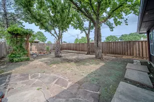 728 Violet Ct, Mesquite, TX 75150 - Photo 18