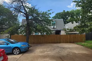 1912 W Sanford St, Arlington, TX 76012 - Photo 2