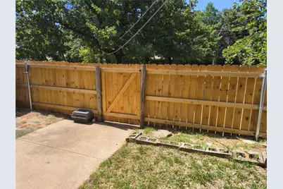 1912 W Sanford Street, Arlington, TX 76012 - Photo 4