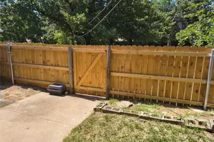 1912 W Sanford St, Arlington, TX 76012 - Photo 4