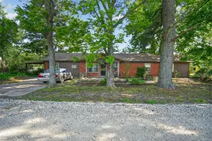 615 W N St, Blossom, TX 75416 - Photo 2
