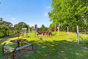 615 W N St, Blossom, TX 75416 - Photo 26