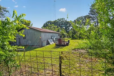 615 W North Street, Blossom, TX 75416 - Photo 30