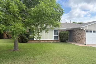 6405 Kary Lynn Dr N, Watauga, TX 76148 - Photo 2