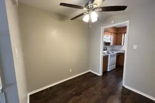 1107 N Locust St, Denton, TX 76201 - Photo 2