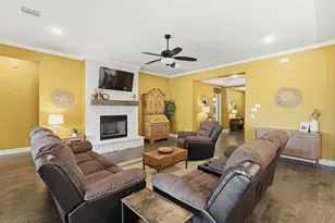 135 Crockett Dr, Waxahachie, TX 75165 - Photo 8
