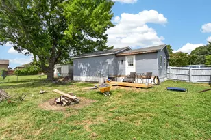 225 Cobb Ave, Van Alstyne, TX 75495 - Photo 16