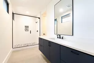8546 Glencrest Ln, Dallas, TX 75209 - Photo 26