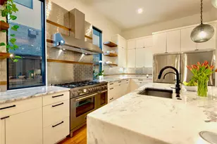 8546 Glencrest Ln, Dallas, TX 75209 - Photo 6