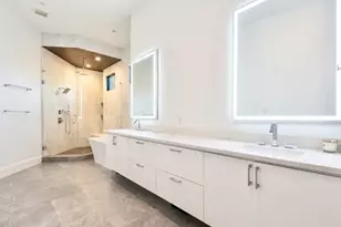 8546 Glencrest Ln, Dallas, TX 75209 - Photo 16