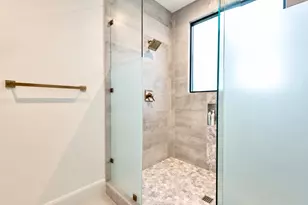 8546 Glencrest Ln, Dallas, TX 75209 - Photo 14