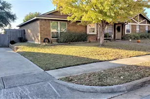 2925 Timothy Ln, Euless, TX 76039 - Photo 1
