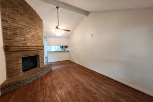 2925 Timothy Ln, Euless, TX 76039 - Photo 2