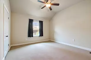 4819 King Harbor Ct, Grand Prairie, TX 75052 - Photo 18