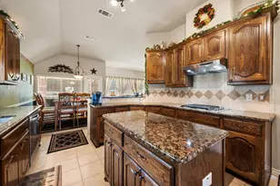 4819 King Harbor Ct, Grand Prairie, TX 75052 - Photo 4