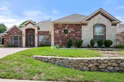 4819 King Harbor Court, Grand Prairie, TX 75052 - Photo 2