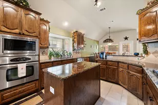 4819 King Harbor Ct, Grand Prairie, TX 75052 - Photo 8