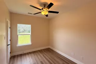 2619 Creekview Dr, Granbury, TX 76048 - Photo 8