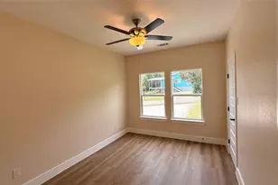 2619 Creekview Dr, Granbury, TX 76048 - Photo 6