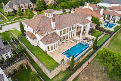 1013 Excalibur Boulevard, Lewisville, TX 75056 - Photo 10