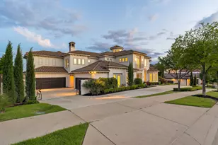 1013 Excalibur Blvd, Lewisville, TX 75056 - Photo 2
