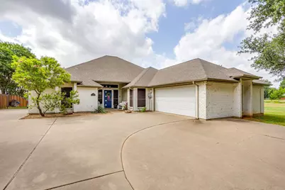 103 Casas Del Sur Street, Granbury, TX 76049 - Photo 2