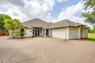 103 Casas Del Sur St, Granbury, TX 76049 - Photo 2