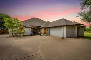 103 Casas Del Sur St, Granbury, TX 76049 - Photo 22