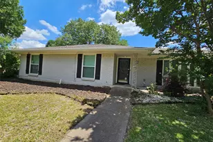 216 Wesley Dr, DeSoto, TX 75115 - Photo 2