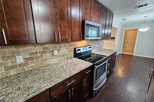 216 Wesley Dr, DeSoto, TX 75115 - Photo 4