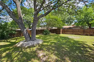 216 Wesley Dr, DeSoto, TX 75115 - Photo 36