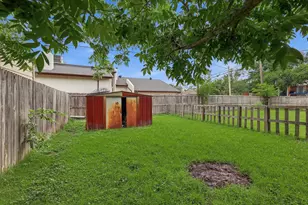2800 Brockbank Dr, Irving, TX 75062 - Photo 34