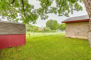 709 N Ave B, Springtown, TX 76082 - Photo 30