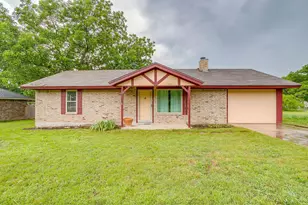 709 N Ave B, Springtown, TX 76082 - Photo 2