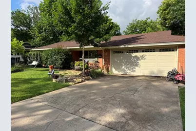 1407 Nichols Street, Ennis, TX 75119 - Photo 2