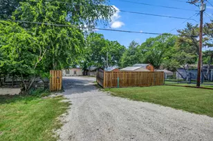 1011 E Lake Dr, Weatherford, TX 76087 - Photo 24
