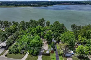 1011 E Lake Dr, Weatherford, TX 76087 - Photo 18