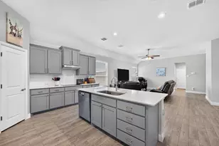 829 Poppie Ln, Midlothian, TX 76065 - Photo 4