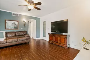 1409 Forestglen Dr, Lewisville, TX 75067 - Photo 10
