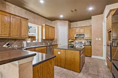 9024 Bottlebrush Lane, Irving, TX 75063 - Photo 12
