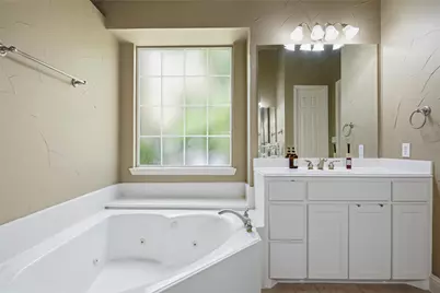 9024 Bottlebrush Lane, Irving, TX 75063 - Photo 20