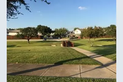 2020 Via Bravo, Carrollton, TX 75006 - Photo 22