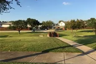 2020 Via Bravo, Carrollton, TX 75006 - Photo 22