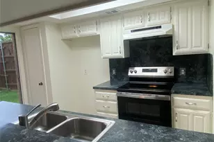 2020 Via Bravo, Carrollton, TX 75006 - Photo 10