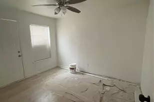 4731 Stokes St, Dallas, TX 75216 - Photo 6