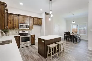 1226 W Elm St, Denison, TX 75020 - Photo 12