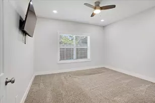 1226 W Elm St, Denison, TX 75020 - Photo 18