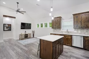 1226 W Elm St, Denison, TX 75020 - Photo 4