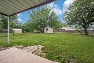 717 Small St, Bowie, TX 76230 - Photo 22