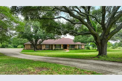 1113 Mockingbird Circle, Ennis, TX 75119 - Photo 1